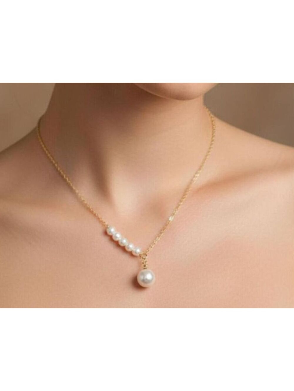 NECKLACE PEARLS OF LOVE GOLD TONE PEARL FEATURING 6 WHITE PEARLS
